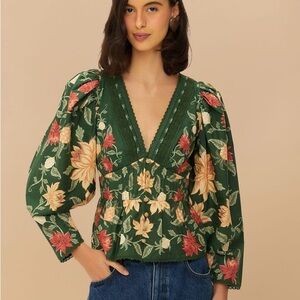 FARM Rio Green Floral V-Neck Blouse in Green Pineapple Garden Size Medium